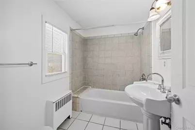 20 Buchanan Avenue, Wheatley Heights, NY 11798 - Photo 17