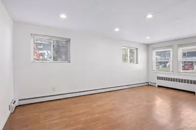 20 Buchanan Avenue, Wheatley Heights, NY 11798 - Photo 7