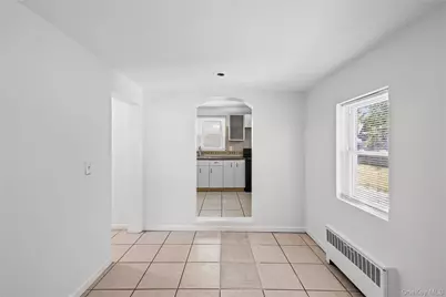 20 Buchanan Avenue, Wheatley Heights, NY 11798 - Photo 11