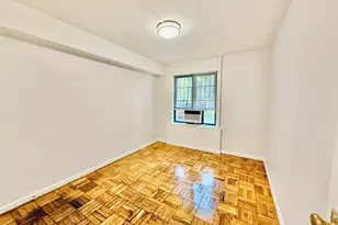 1562 Unionport Rd, Bronx, NY 10462 - Photo 5