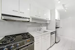 2575 Palisade Ave, Bronx, NY 10463 - Photo 9