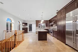 60-39 69th Ln, Maspeth, NY 11378 - Photo 7