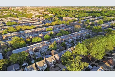 60-39 69th Lane, Maspeth, NY 11378 - Photo 37