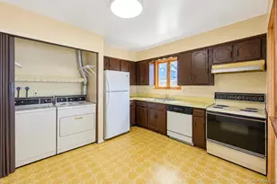 41 Shore Dr W, Copiague, NY 11726 - Photo 27