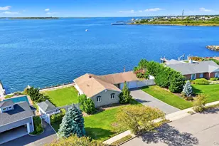41 Shore Dr W, Copiague, NY 11726 - Photo 17