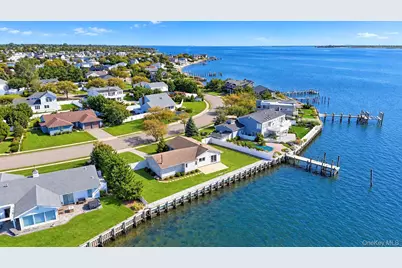 41 Shore Drive W, Copiague, NY 11726 - Photo 21