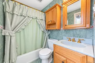 41 Shore Dr W, Copiague, NY 11726 - Photo 47