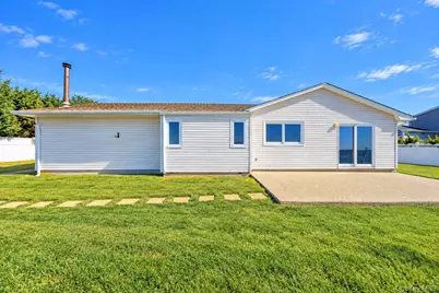 41 Shore Drive W, Copiague, NY 11726 - Photo 11
