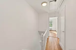 194-11 Station Rd, Flushing, NY 11358 - Photo 9