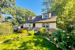 2306 Fowler St, North Bellmore, NY 11710 - Photo 3