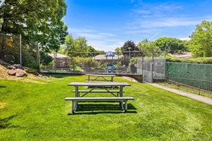 111 Dehaven Dr, Yonkers, NY 10703 - Photo 31