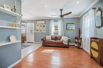 422 Myrtle Avenue, West Islip, NY 11795 - Photo 3