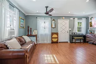 422 Myrtle Ave, West Islip, NY 11795 - Photo 5