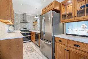 422 Myrtle Ave, West Islip, NY 11795 - Photo 7