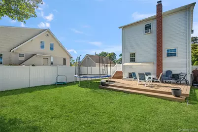 422 Myrtle Avenue, West Islip, NY 11795 - Photo 17