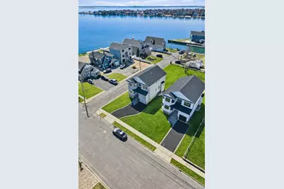 101 Clocks Boulevard, Massapequa, NY 11758 - Photo 17