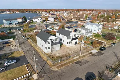 101 Clocks Boulevard, Massapequa, NY 11758 - Photo 19
