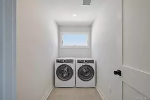 101 Clocks Blvd, Massapequa, NY 11758 - Photo 13