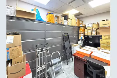 131-07 40th Road #E19, Flushing, NY 11354 - Photo 5