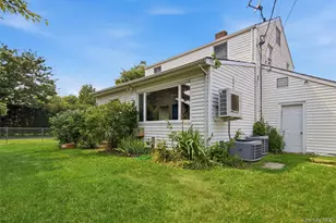 118 Magnolia, Westbury, NY 11590 - Photo 27
