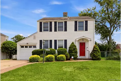 118 Magnolia, Westbury, NY 11590 - Photo 1