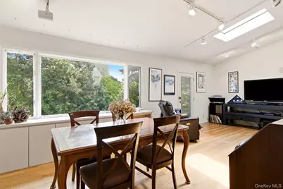 118 Magnolia, Westbury, NY 11590 - Photo 11
