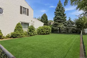 118 Magnolia, Westbury, NY 11590 - Photo 5
