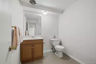 27 Mayer Dr, Suffern, NY 10901 - Photo 25