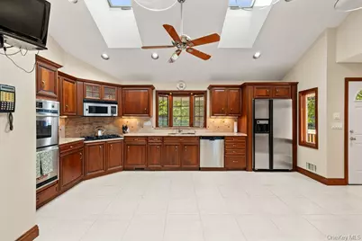 27 Mayer Drive, Suffern, NY 10901 - Photo 7