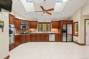 27 Mayer Dr, Suffern, NY 10901 - Photo 7