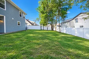 110 Bayberry Ln, Levittown, NY 11756 - Photo 5