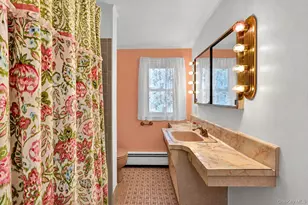 135 Sperry Blvd, New Hyde Park, NY 11040 - Photo 15