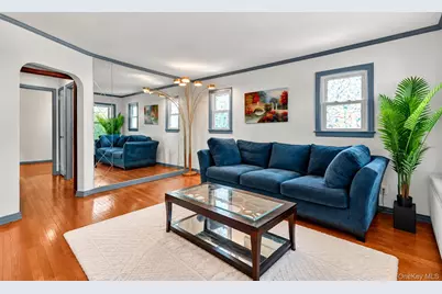 135 Sperry Boulevard, New Hyde Park, NY 11040 - Photo 5