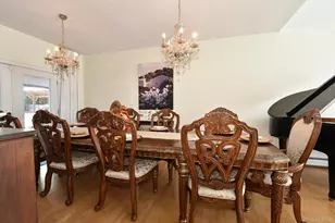 112 Summerfield Dr, Holtsville, NY 11742 - Photo 13