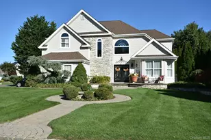 112 Summerfield Dr, Holtsville, NY 11742 - Photo 3