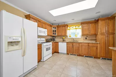 [Address not provided], Bellerose, NY 11426 - Photo 7