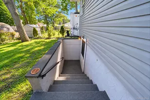 27 Ashwood Dr, Shirley, NY 11967 - Photo 35