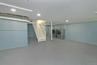 24 New Jersey Street, Dix Hills, NY 11746 - Photo 41