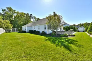 48 Wild Flower Dr, Ridge, NY 11961 - Photo 35
