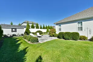 48 Wild Flower Dr, Ridge, NY 11961 - Photo 37