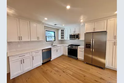 192 Roosevelt Avenue #2, Mineola, NY 11501 - Photo 3