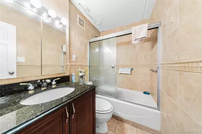 2322 30th Road #5A, Astoria, NY 11102 - Photo 7