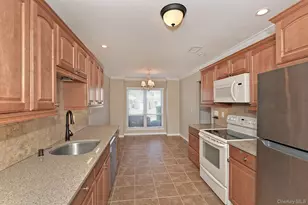 56 S Pond Ln, Smithtown, NY 11787 - Photo 9