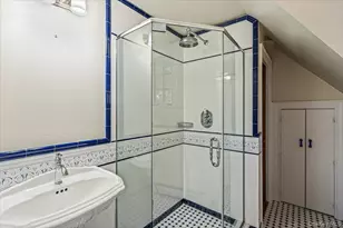 84 Luquer Rd, Manhasset, NY 11030 - Photo 13
