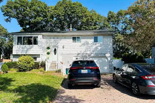 39 W Willow St, Brentwood, NY 11717 - Photo 3