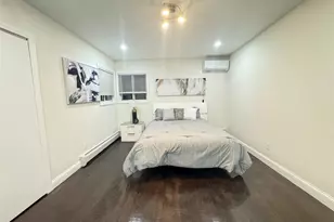 18 Park Dr E, Syosset, NY 11791 - Photo 15