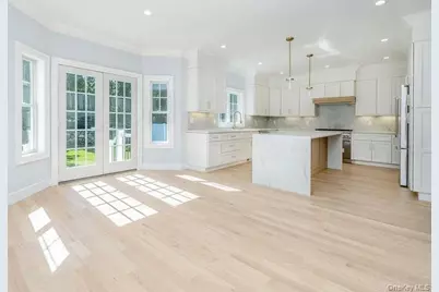 16 2nd Avenue, Port Washington, NY 11050 - Photo 9
