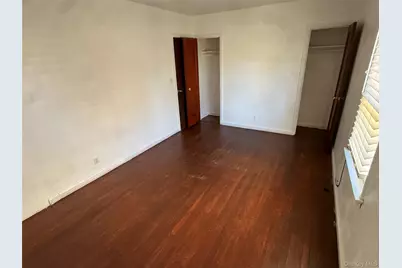136 Henry Street, Valley Stream, NY 11580 - Photo 17