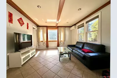 215 Mineola Avenue, Carle Place, NY 11514 - Photo 7