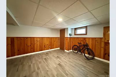 215 Mineola Avenue, Carle Place, NY 11514 - Photo 9